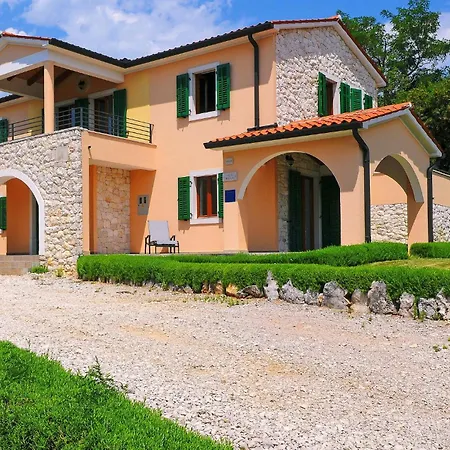 5 Bedroom Lovely In * Koromačno
