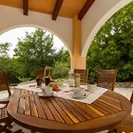 Σπίτι διακοπών Pet Friendly In Koromačno