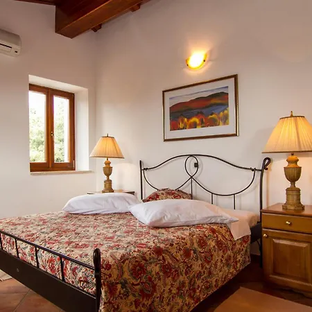 بيت للعطل 5 Bedroom Lovely In *