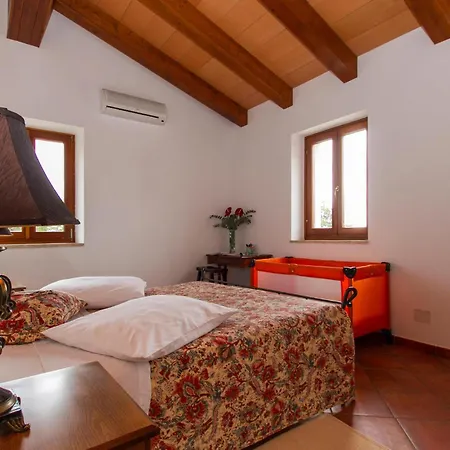 5 Bedroom Lovely In *